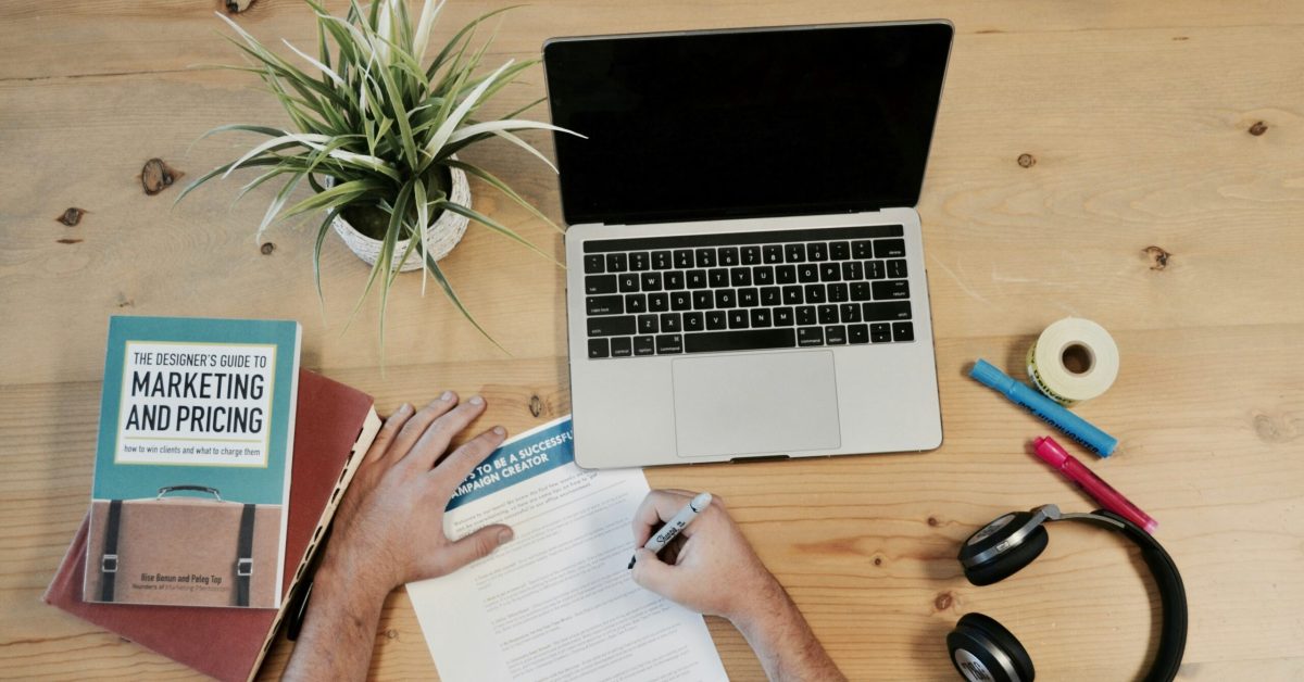 campaign-creators-RSc6D7bO0fA-unsplash